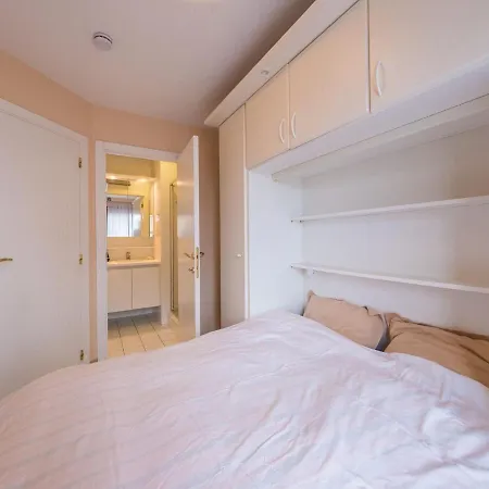 On The 5th Floor With Sea View Apartman